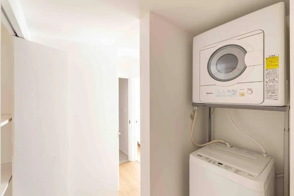 渋谷3分でベット4台の3ベットルーム65平米の一軒家 Apartment Tokyo 0*,